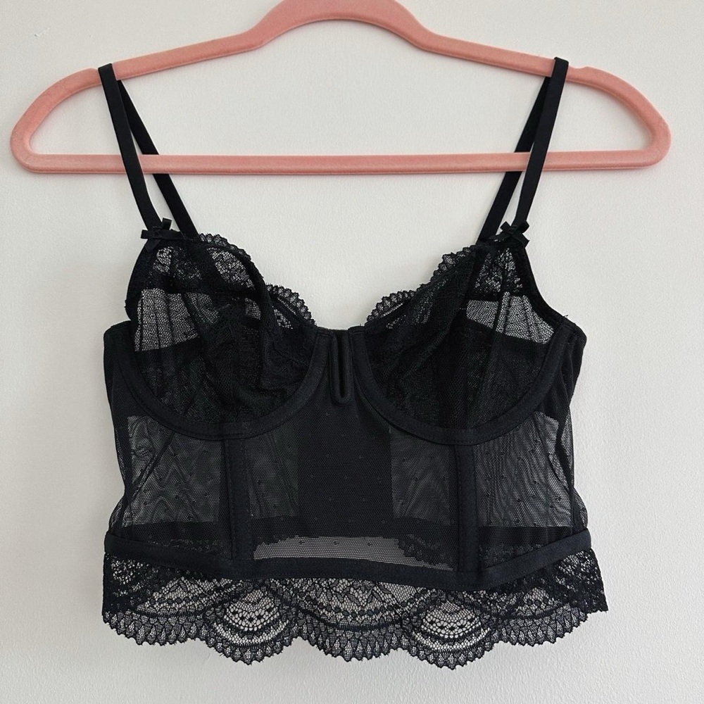 Black lace corset top— has the cutest bow details and scalloped lace - size xs